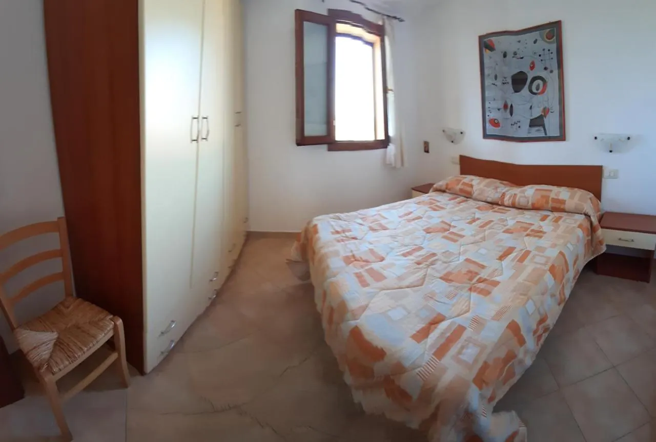Hotel apartamentowy Isola Rossa Appartamenti Paduledda Włochy