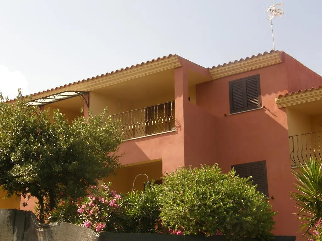 Apartahotel Isola Rossa Appartamenti Paduledda