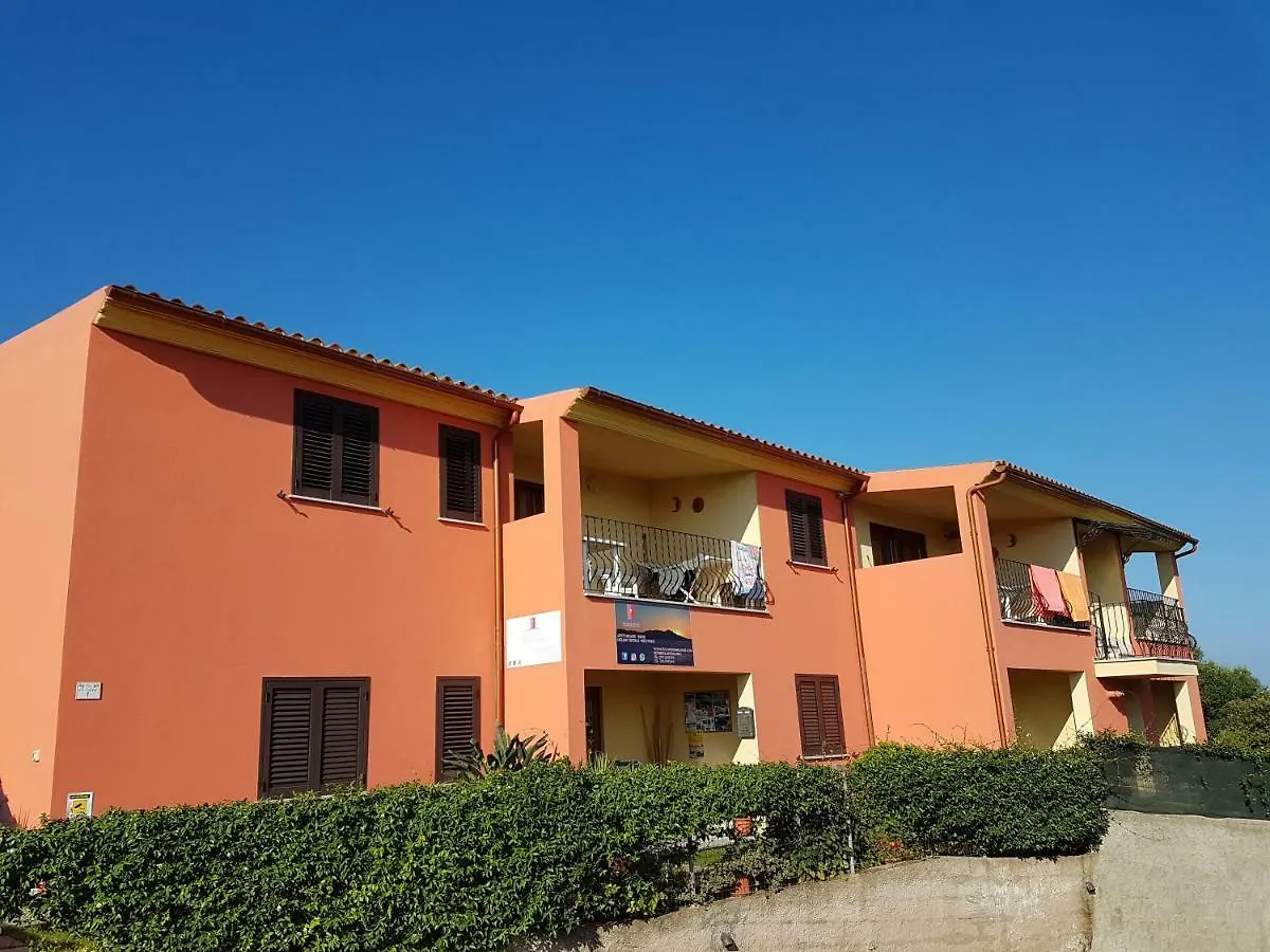 Hotel apartamentowy Isola Rossa Appartamenti Paduledda